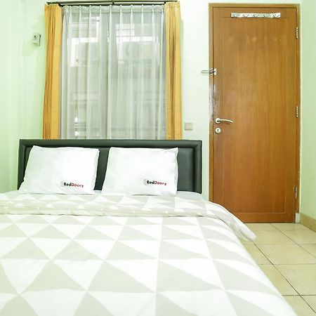 Reddoorz Near Sukajadi Hotell Bandung Exteriör bild